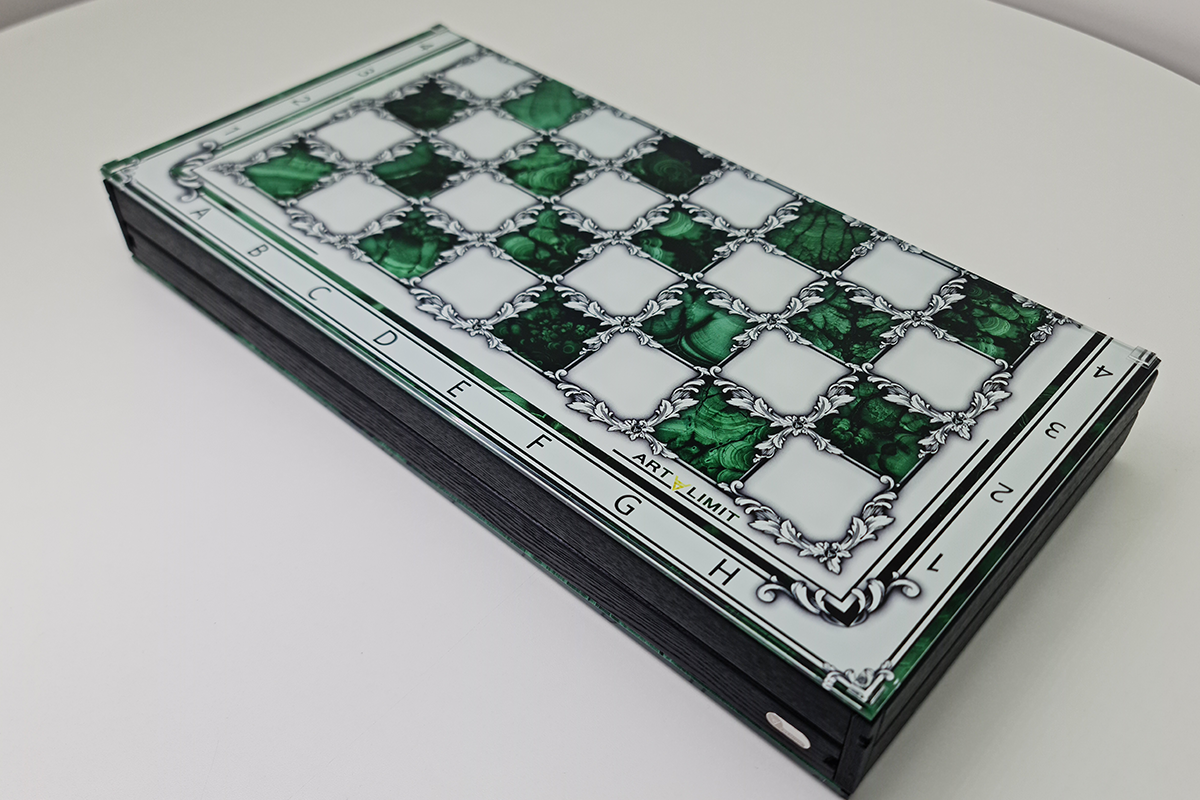 Échecs exclusif : "Jad Impérial" – Échecs Vert & Transparent en verre trempé, 50x50 cm