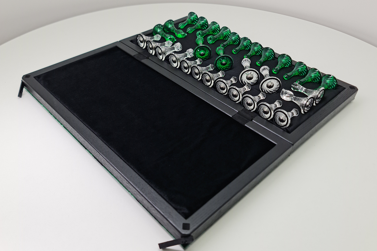 Échecs exclusif : "Jad Impérial" – Échecs Vert & Transparent en verre trempé, 50x50 cm