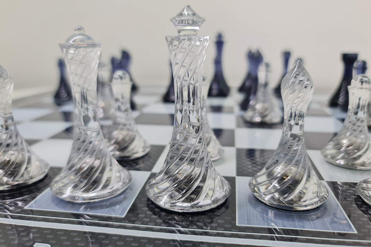 Échecs exclusif : "L'Élégance Spirale" – Échecs en verre trempé, 50x50 cm