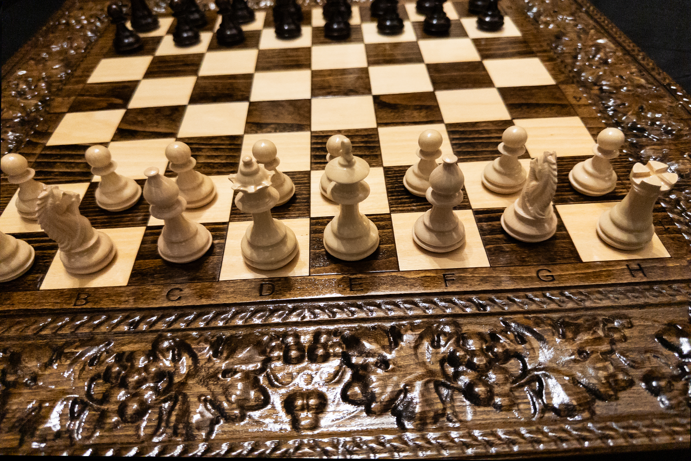 Ensemble 3-en-1 « Vigne » : échecs, backgammon, dames (60×60 cm)