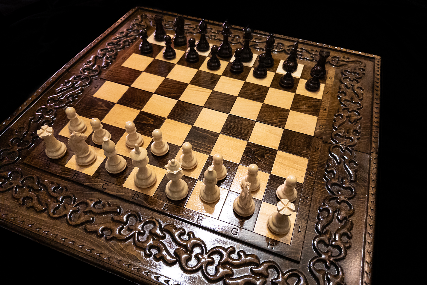 Ensemble "L'Héritage de Burebista" 3-en-1 Échecs, Backgammon, Dames 60×60 cm
