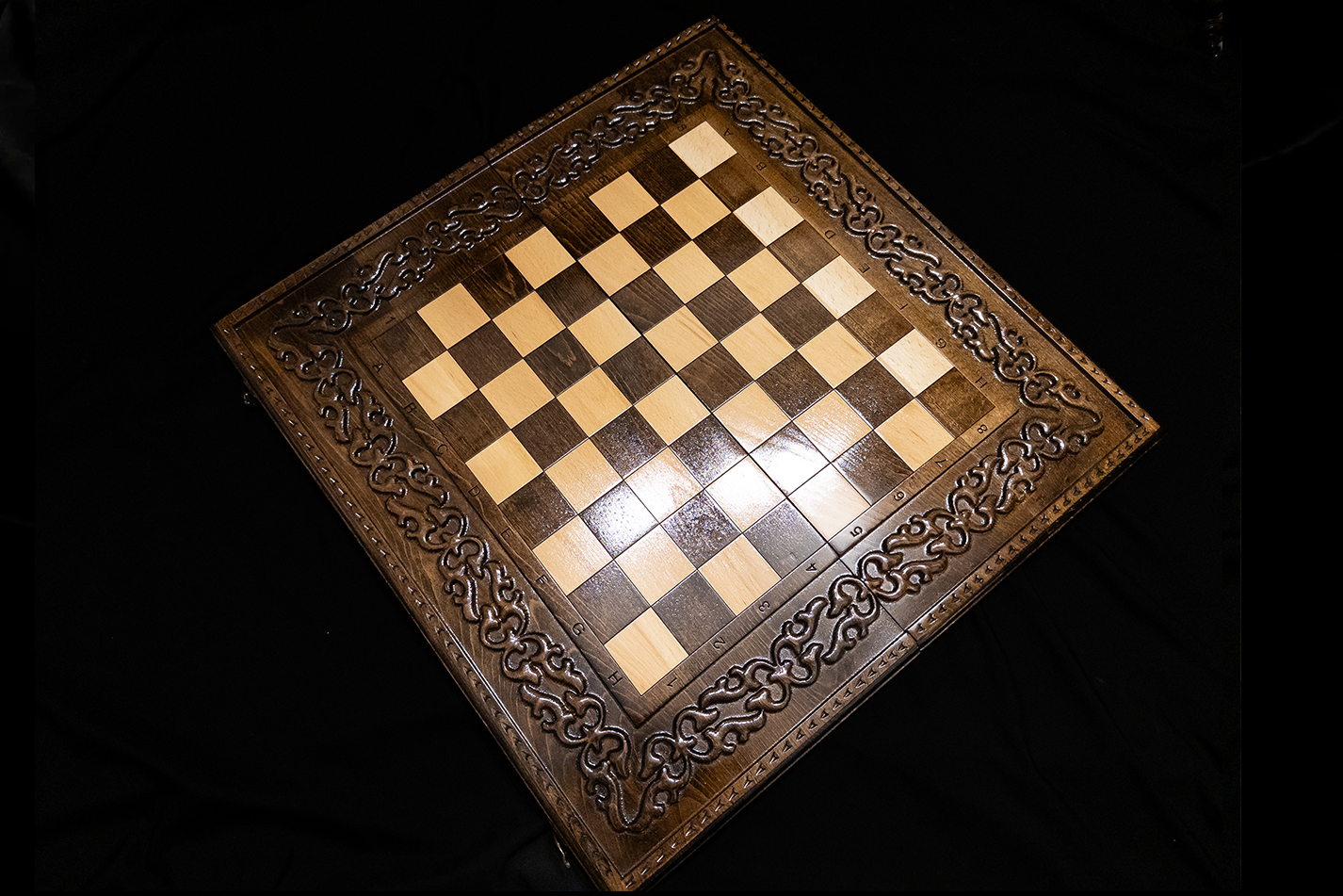 Ensemble "L'Héritage de Burebista" 3-en-1 Échecs, Backgammon, Dames 60×60 cm