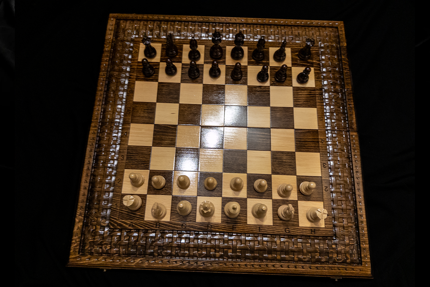 Ensemble "Maîtrise du Tressage" 3-en-1 Échecs, Backgammon, Dames 60×60 cm