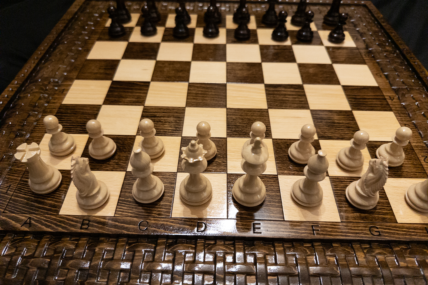 Ensemble "Maîtrise du Tressage" 3-en-1 Échecs, Backgammon, Dames 60×60 cm