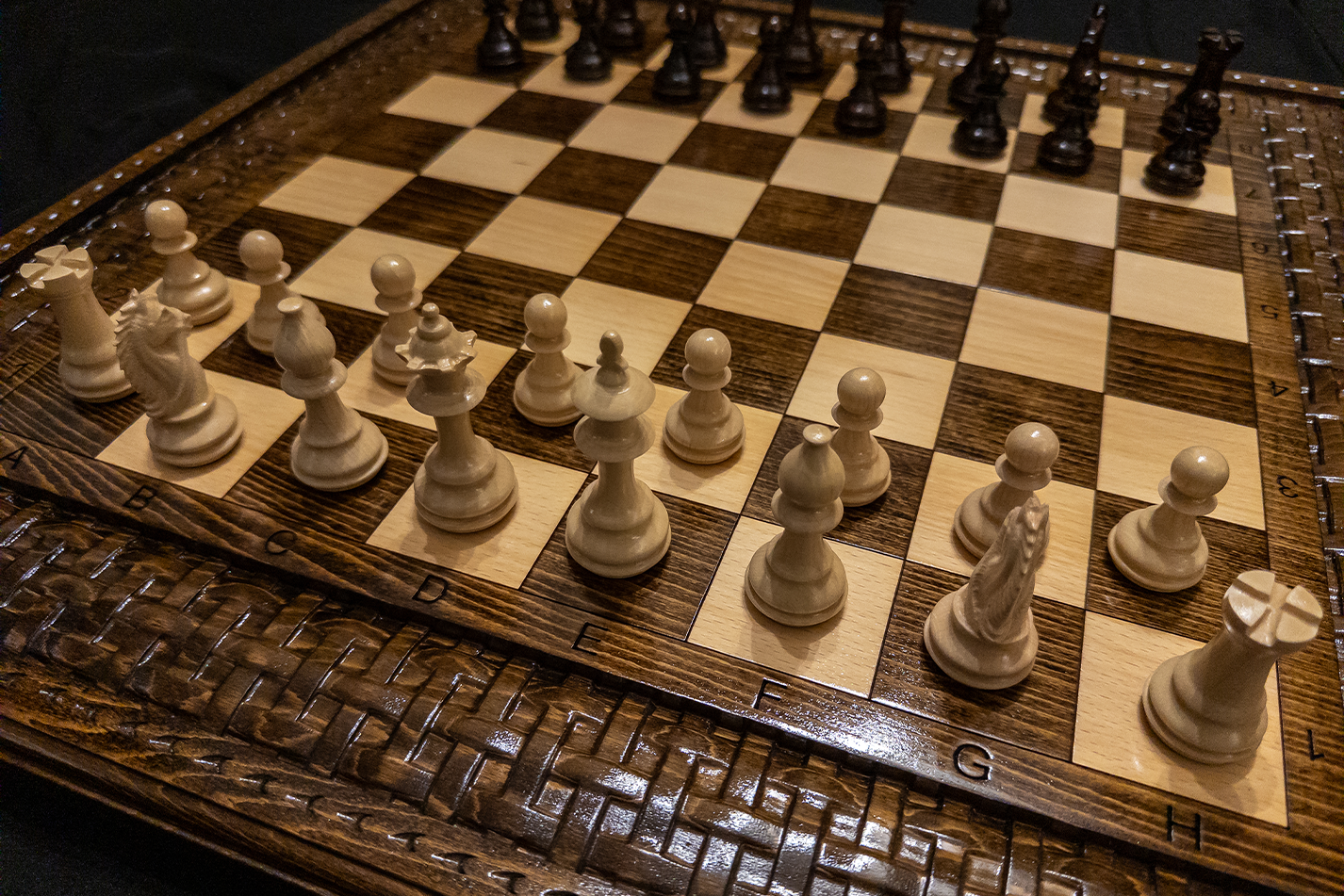 Ensemble "Maîtrise du Tressage" 3-en-1 Échecs, Backgammon, Dames 60×60 cm