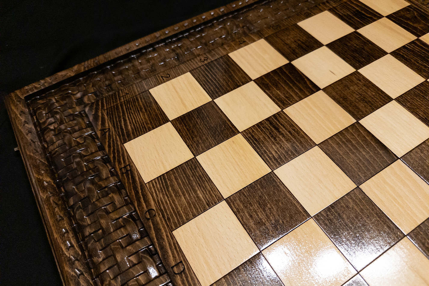 Ensemble "Maîtrise du Tressage" 3-en-1 Échecs, Backgammon, Dames 60×60 cm