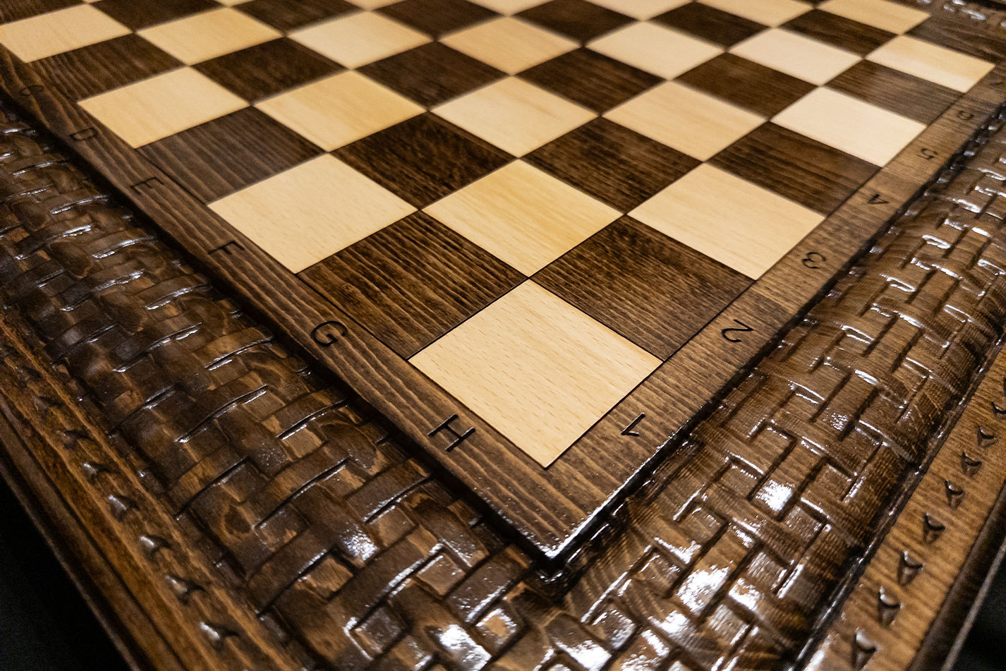 Ensemble "Maîtrise du Tressage" 3-en-1 Échecs, Backgammon, Dames 60×60 cm
