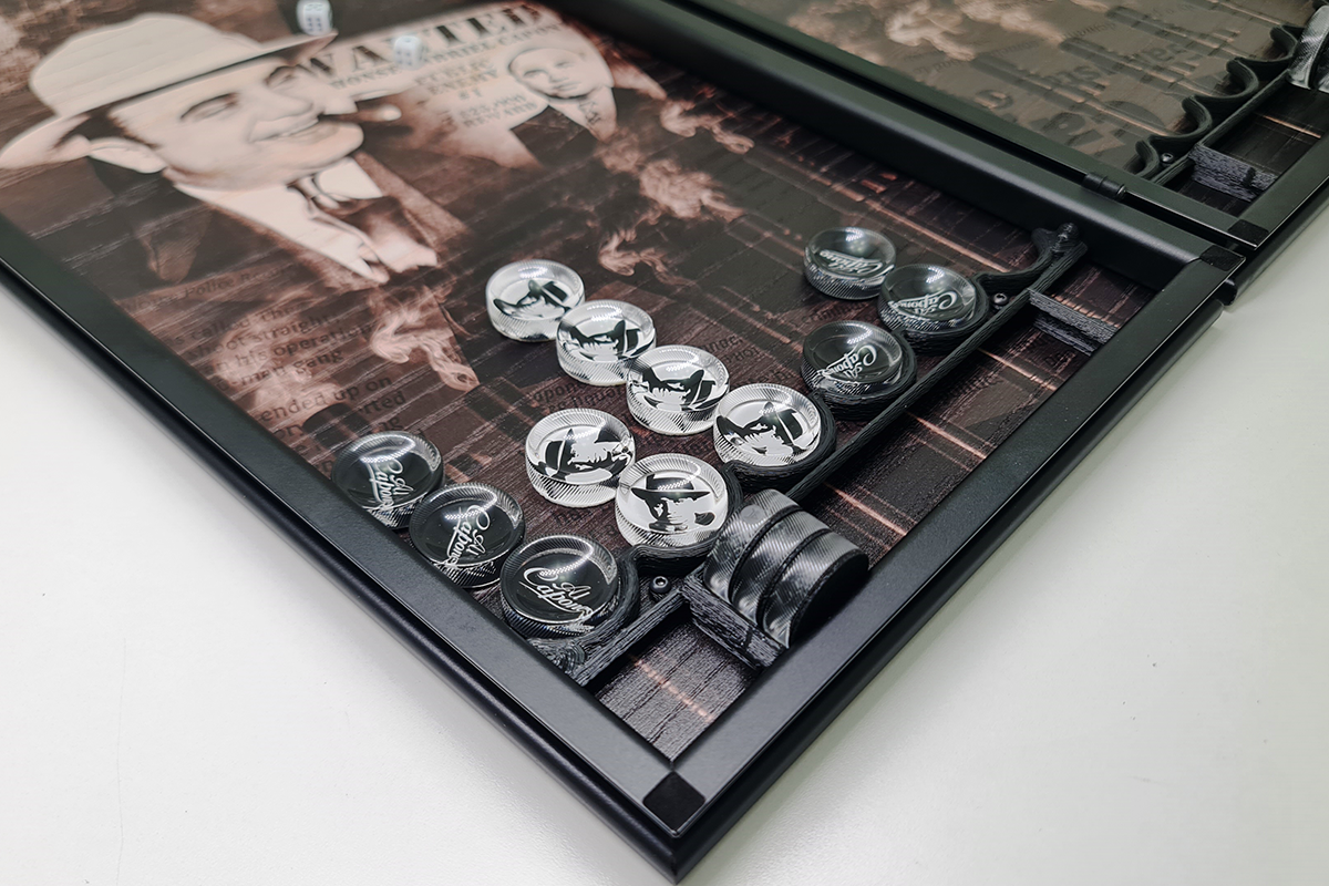 Exclusif : « Édition Al Capone » – backgammon en placage de chêne