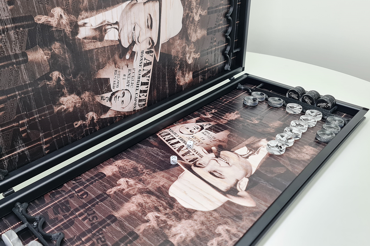 Exclusif : « Édition Al Capone » – backgammon en placage de chêne