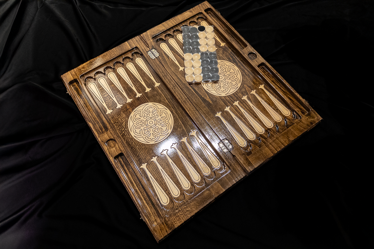Ensemble 3-en-1 « Vigne » : échecs, backgammon, dames (60×60 cm)