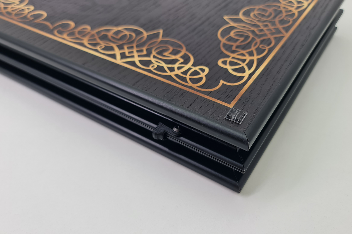 Exclusif : « Ornamental Royal » en placage de chêne