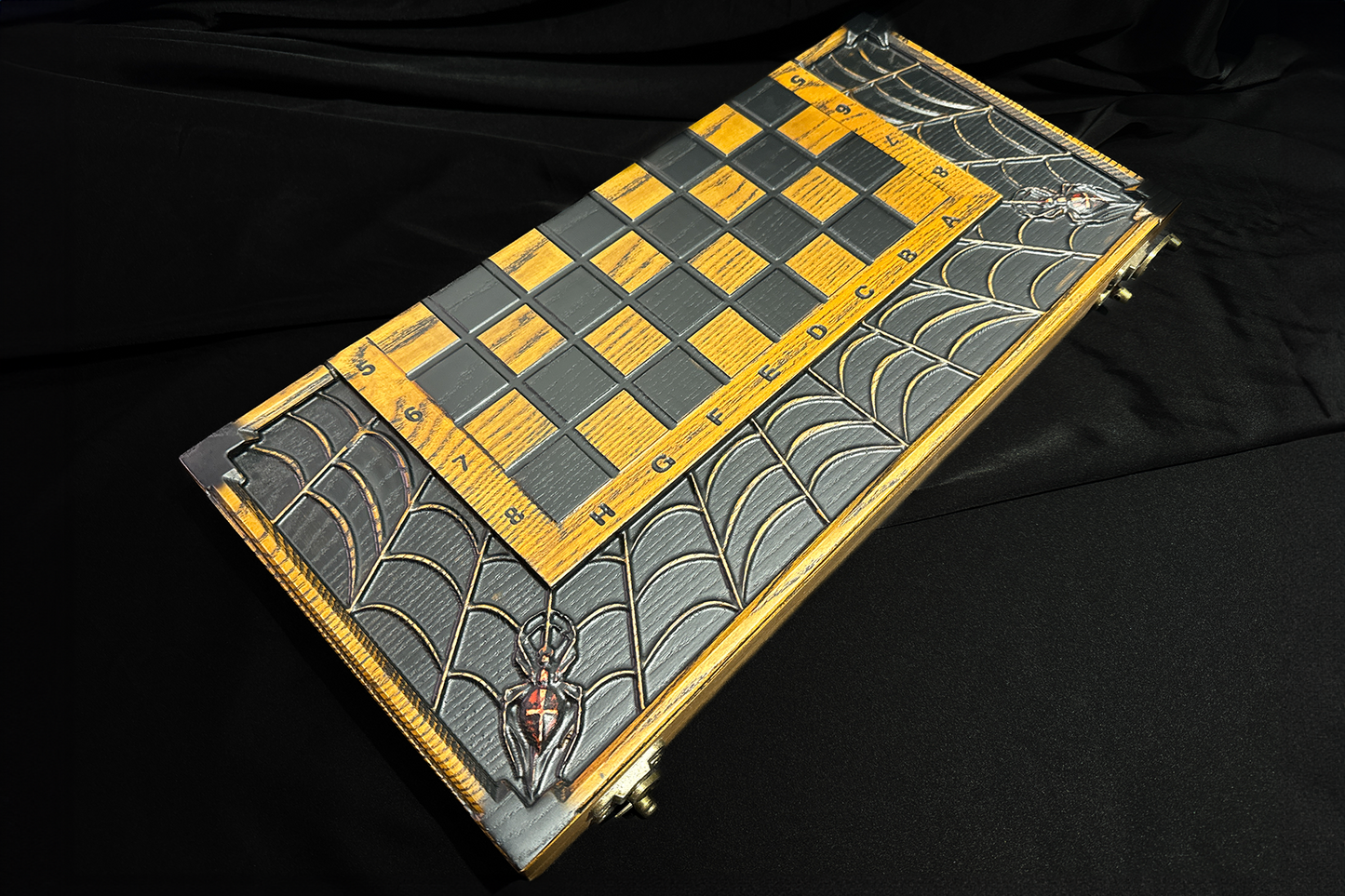 Set d'échecs et table 3 en 1 Araignée Noire