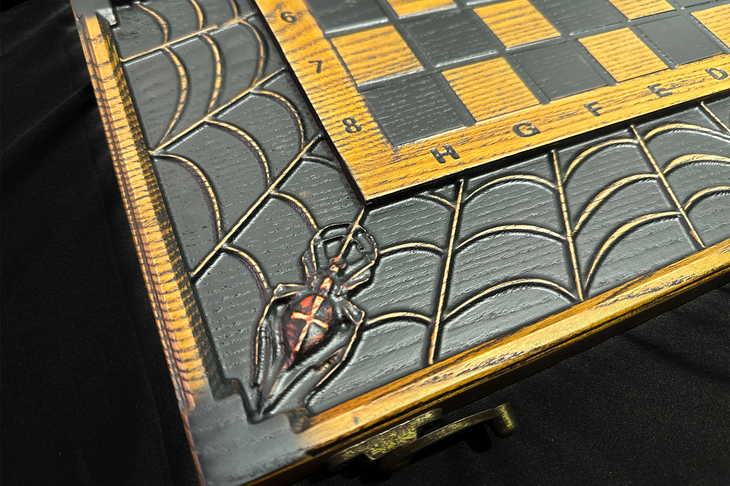 Set d'échecs et table 3 en 1 Araignée Noire