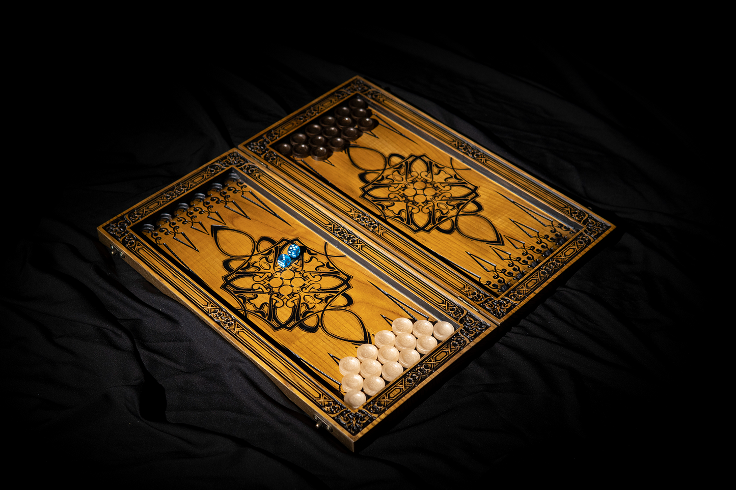 Set d'échecs et table 3 en 1 Araignée Noire