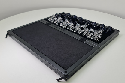 Exklusives Schach: "Die Spiral-Eleganz" – Schach aus Sicherheitsglas, 50x50 cm