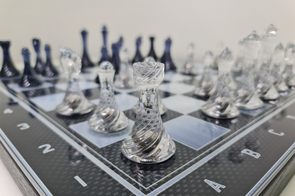 Exklusives Schach: "Die Spiral-Eleganz" – Schach aus Sicherheitsglas, 50x50 cm