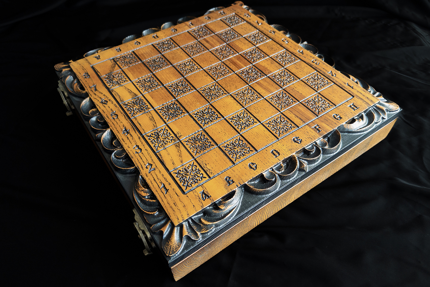 "Royal Majesty" Chess Set