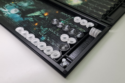 Exclusif : « Corabia Piraților » – backgammon en placage de chêne
