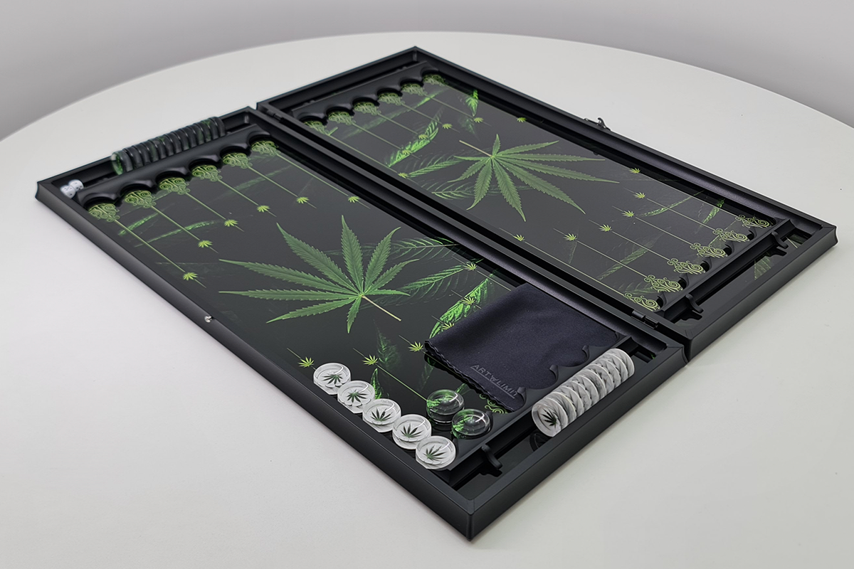 Exclusive: "Green Spirit" made of tempered glass